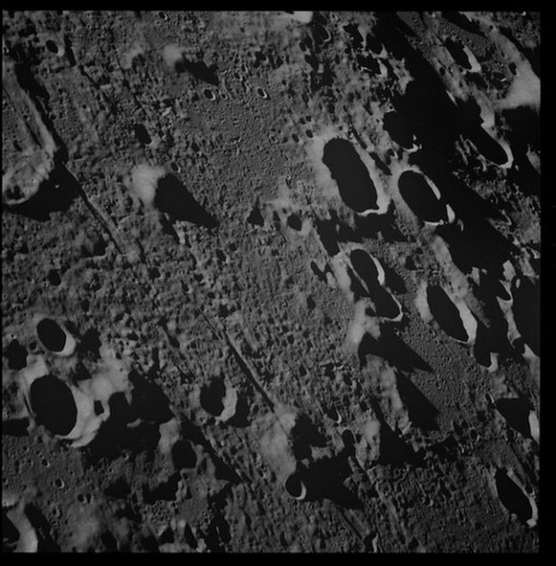 NASA опубликовало редкие фотографии Луны