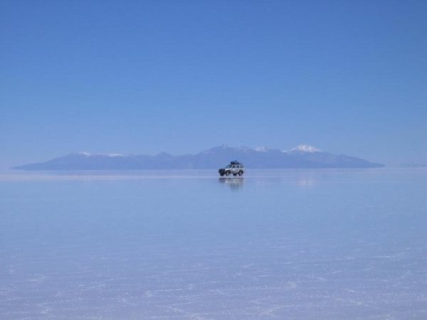 Salar de Uyuni - самое большое солевое озеро в мире