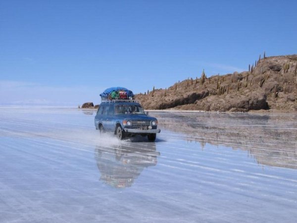Salar de Uyuni - самое большое солевое озеро в мире
