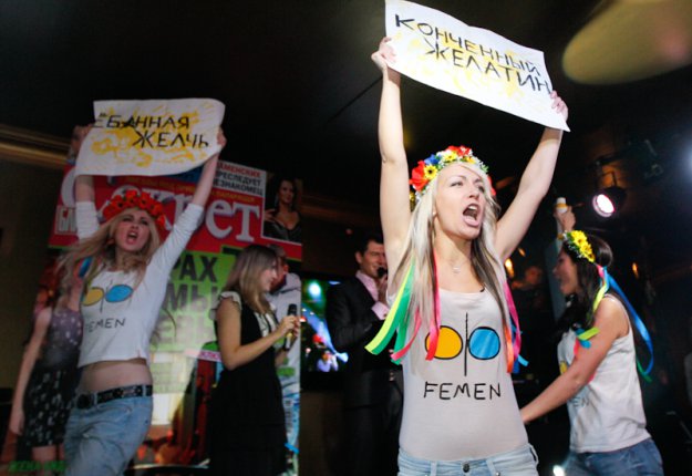 FEMEN брызжет желчью