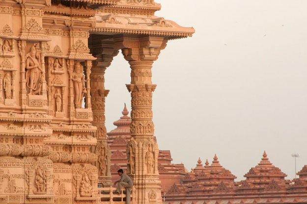 Храм Акшардхам в Индии ...