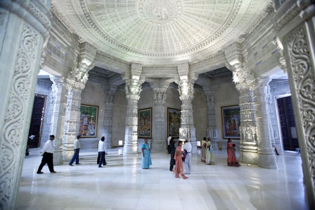 Храм Акшардхам в Индии ...