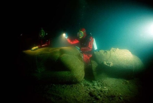 Подводное погружение к древнему городу