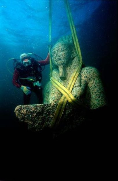 Подводное погружение к древнему городу