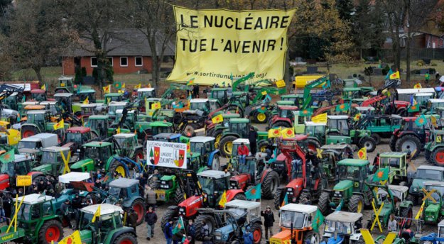 Протесты против перевозки ядерных отходов