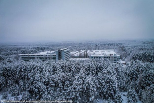 Вид на Припять, открывающийся с 16-этажек города