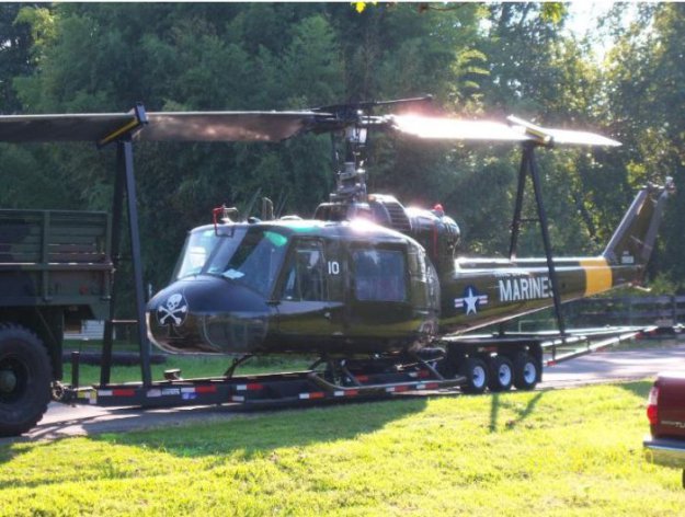 На ebay продается боевой вертолет.
