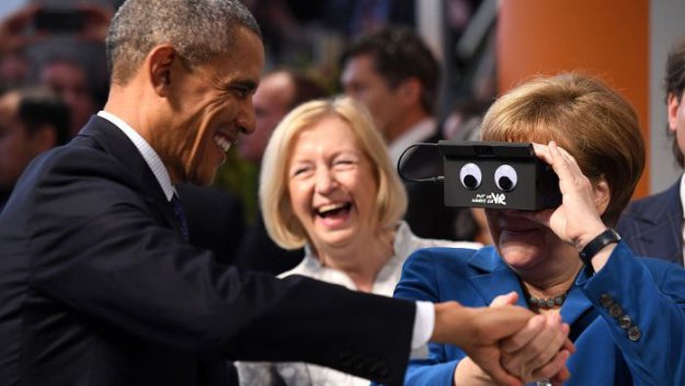 Обама и Меркель примерили очки виртуальной реальности