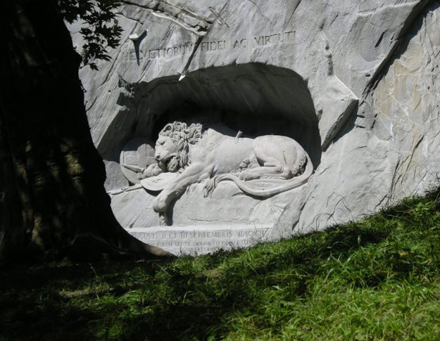 Люцернский «Умирающий лев» ...