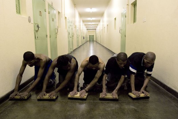 Тюрьмная жизнь Южной Африки