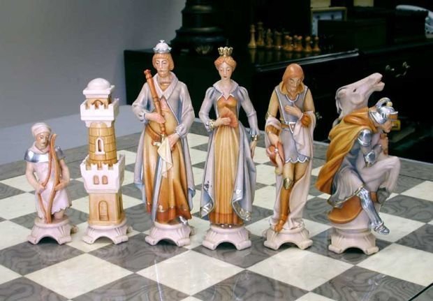 Необычные шахматные фигуры...