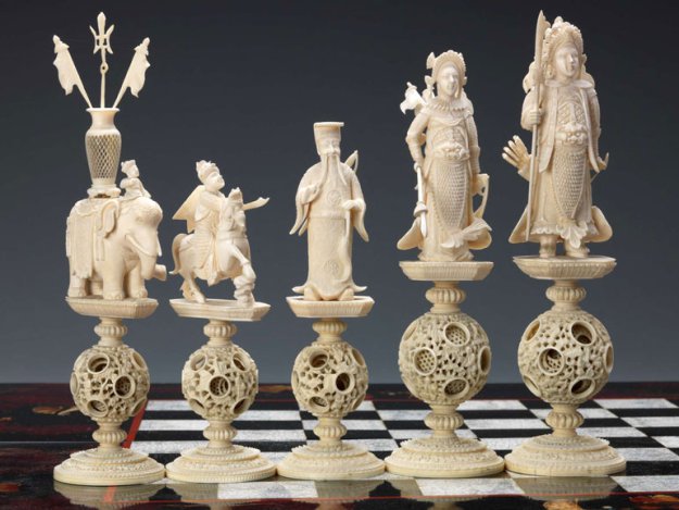 Необычные шахматные фигуры...