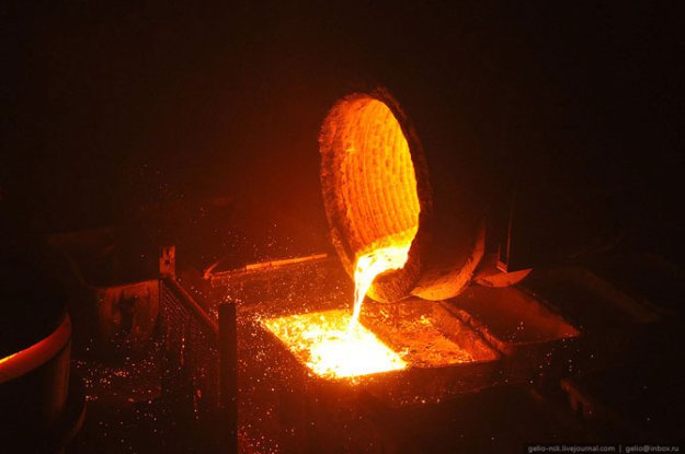Как льют сталь и делают трубы