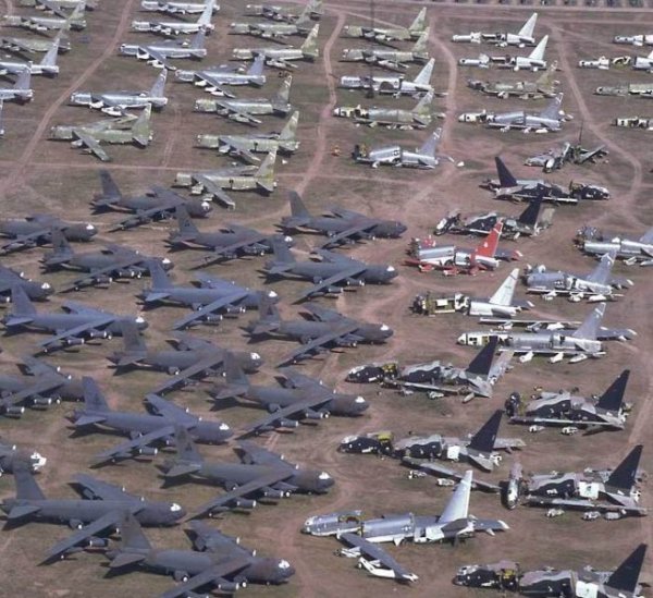 Аэродромы и очень много самолетов