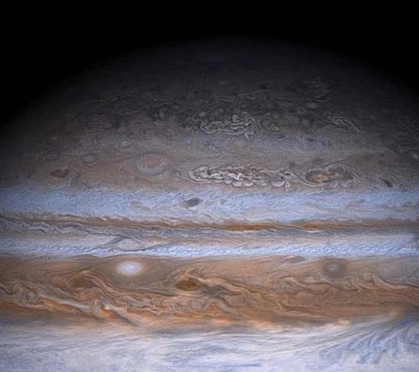 Фото Юпитера с близкого расстояния.