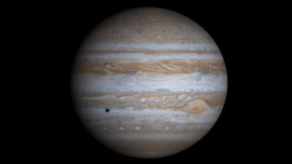 Фото Юпитера с близкого расстояния.