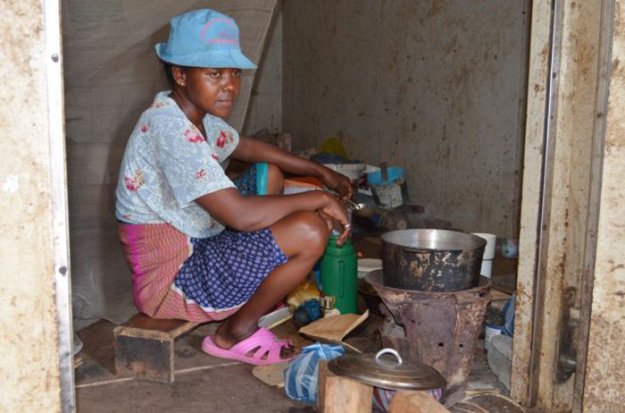 Африканская девочка, живущая в холодильнике