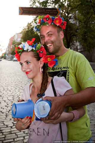 Общество Синих ведерок в гостях у FEMEN