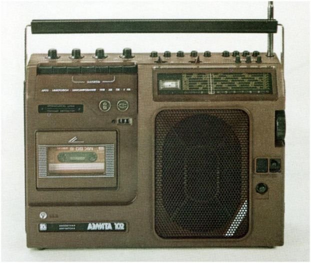 Магнитофоны и аудио-плееры из прошлого века