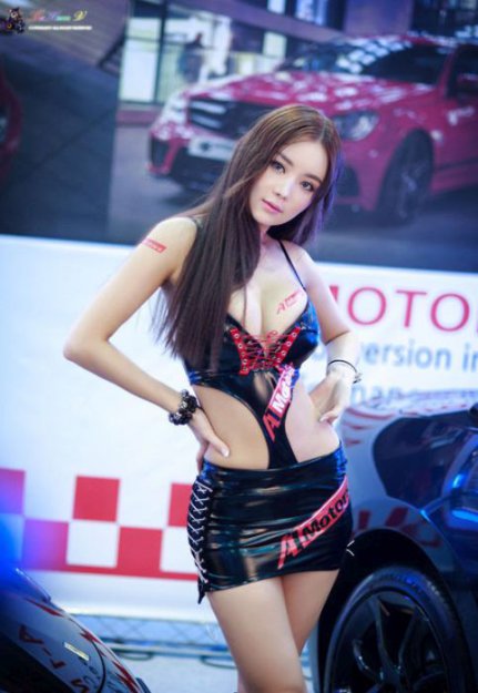 Девушки с автовыставки в Сеуле
