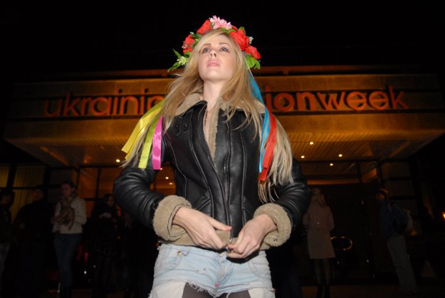 FEMEN и модели