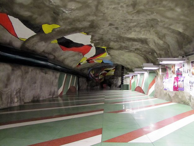 Одна из станций метро Стокгольма