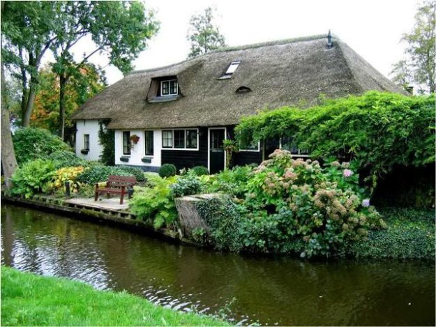 Живописная голландская деревня