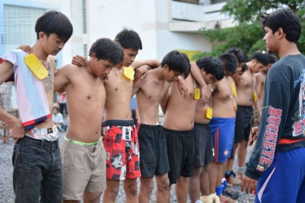 Суровое «посвящение» тайских первокурсников