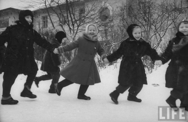 Жизнь советского детского сада в 1960 году глазами фотографа Life