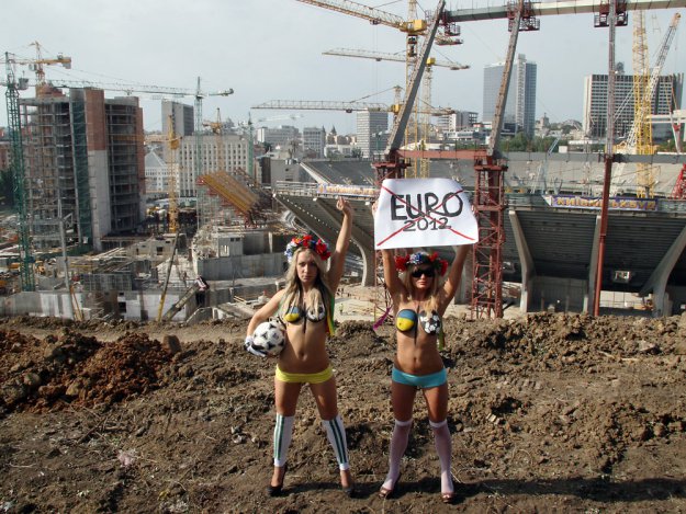 FEMEN   -2012