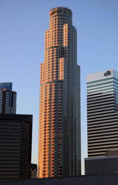 Стеклянная горка на небоскребе в Лос-Анджелесе