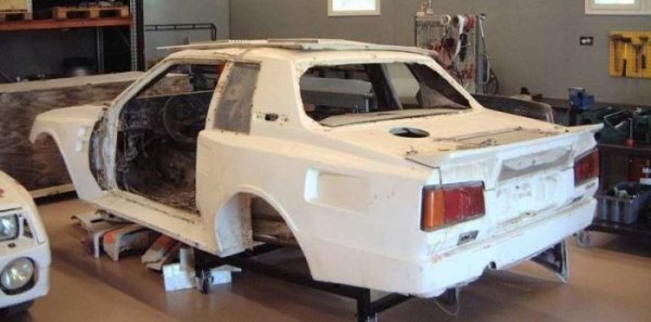 Відновлення Тойоти 1984 року до перегонів