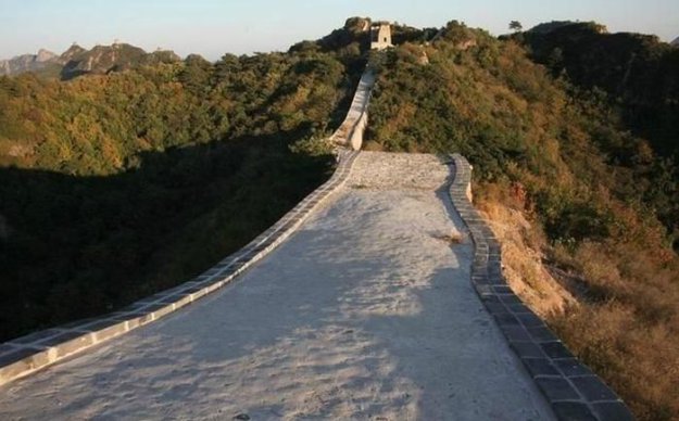 Участок Великой Китайской стены залили бетоном