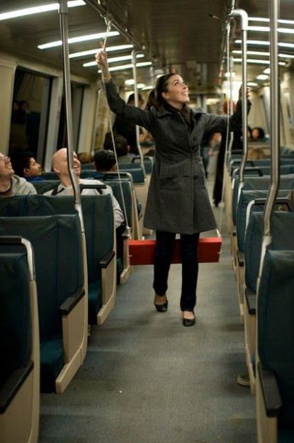Как поприкалываться в метро