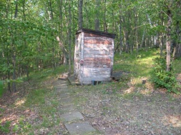 Туалет в лесу