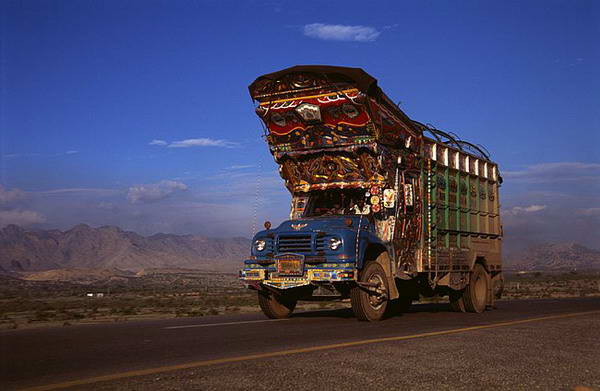 Пакистанские грузовички и автобусы))