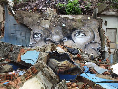 Граффити на развалинах