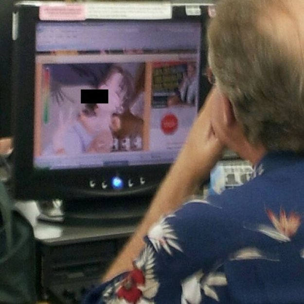 Люди, пойманные на просмотре порно в публичных местах