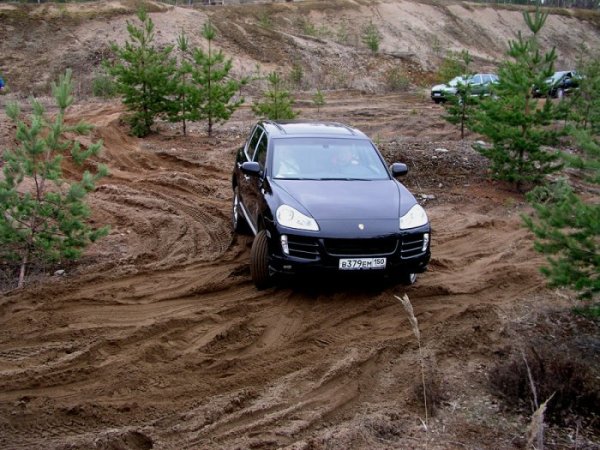   Porsche Cayenne 2007,   )