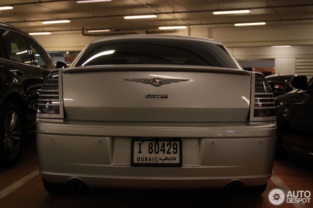   ? Chrysler 300C SRT 8   Rolls-Royce...