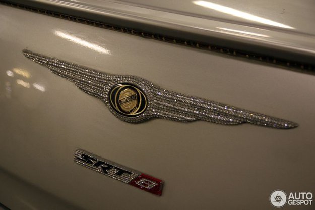   ? Chrysler 300C SRT 8   Rolls-Royce...