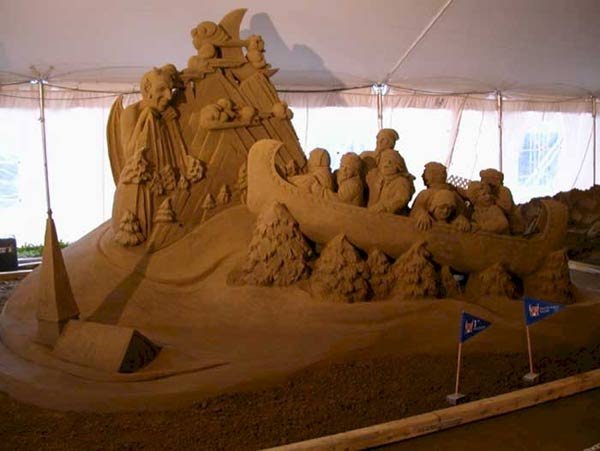 Шикарные фигуры из  песка