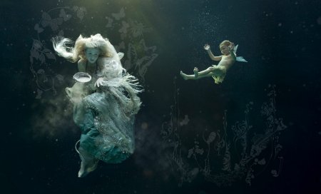   Zena Holloway