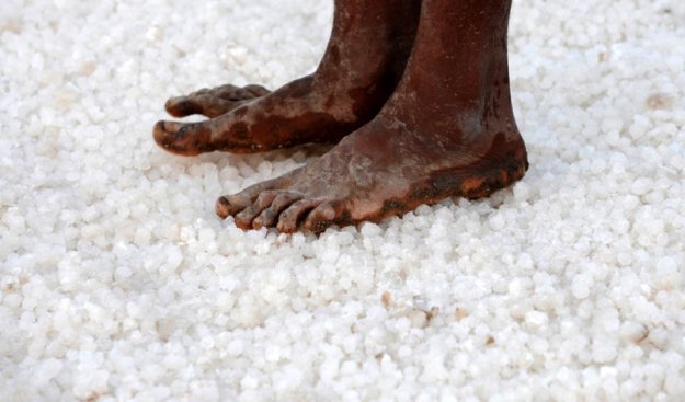 Как добывают соль в Индии и Индонезии