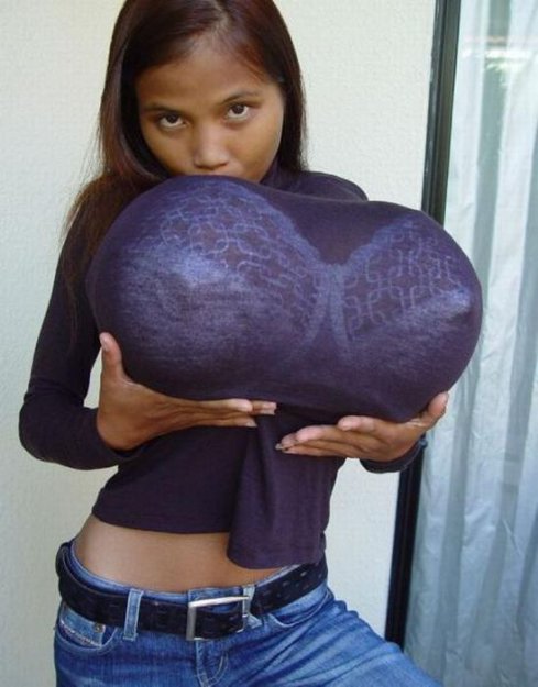 Самая большая в мире грудь