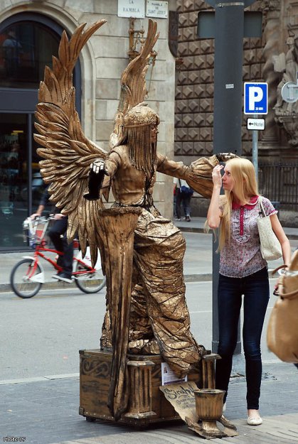 Живые скульптуры и актеры Барселоны