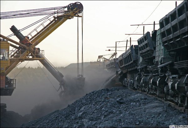 Как добывают уголь? Крупнейший мировой угольный разрез