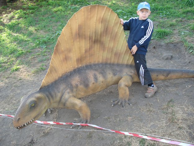 Парк динозавров в Киеве