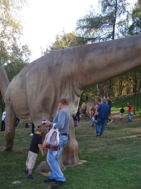Парк динозавров в Киеве