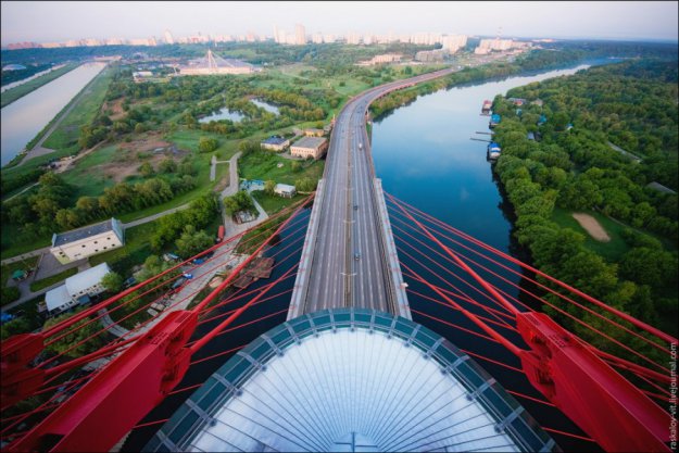 Живописный Мост в Москве...